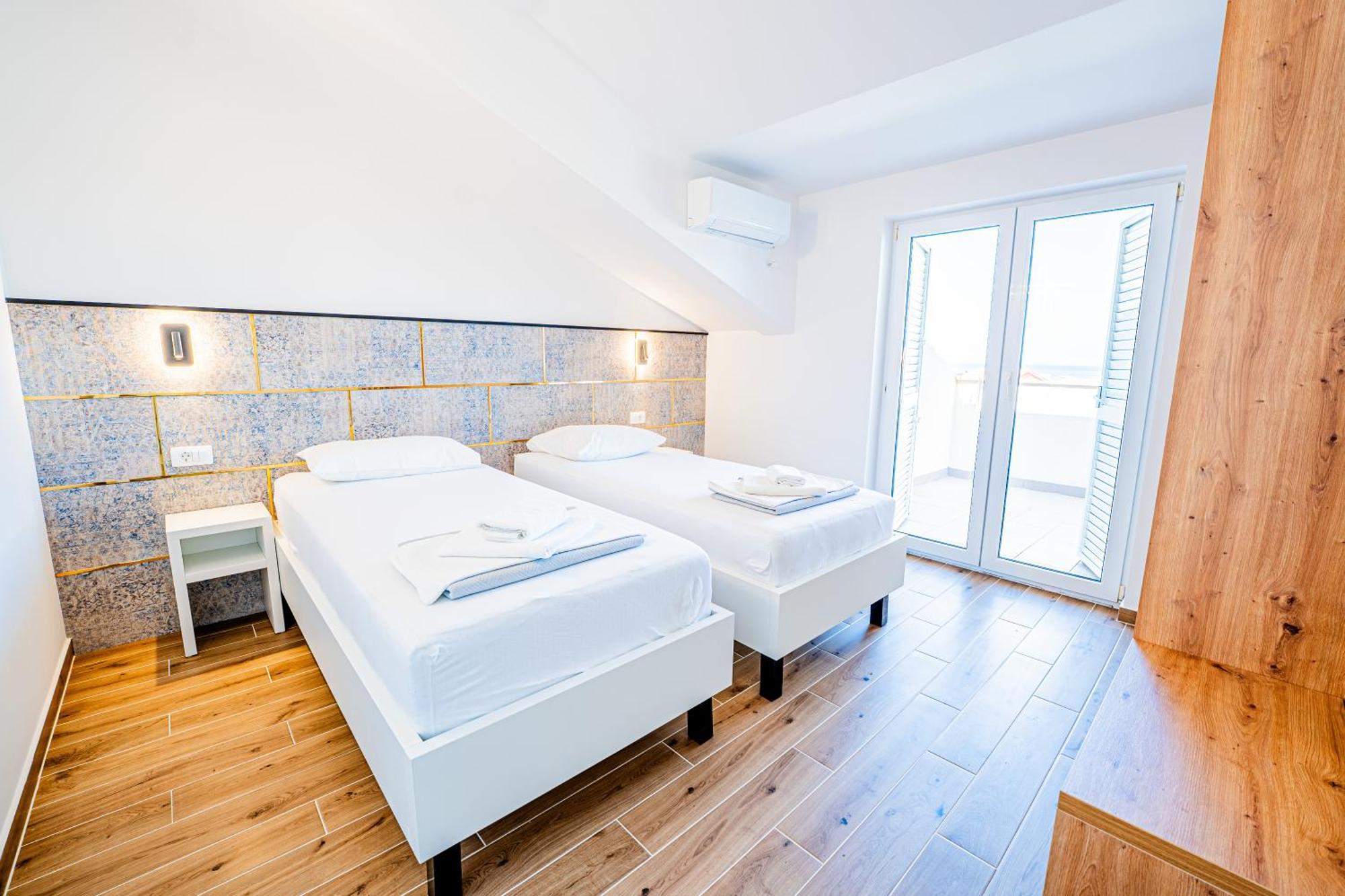 Resort Trcol Novalja Buitenkant foto
