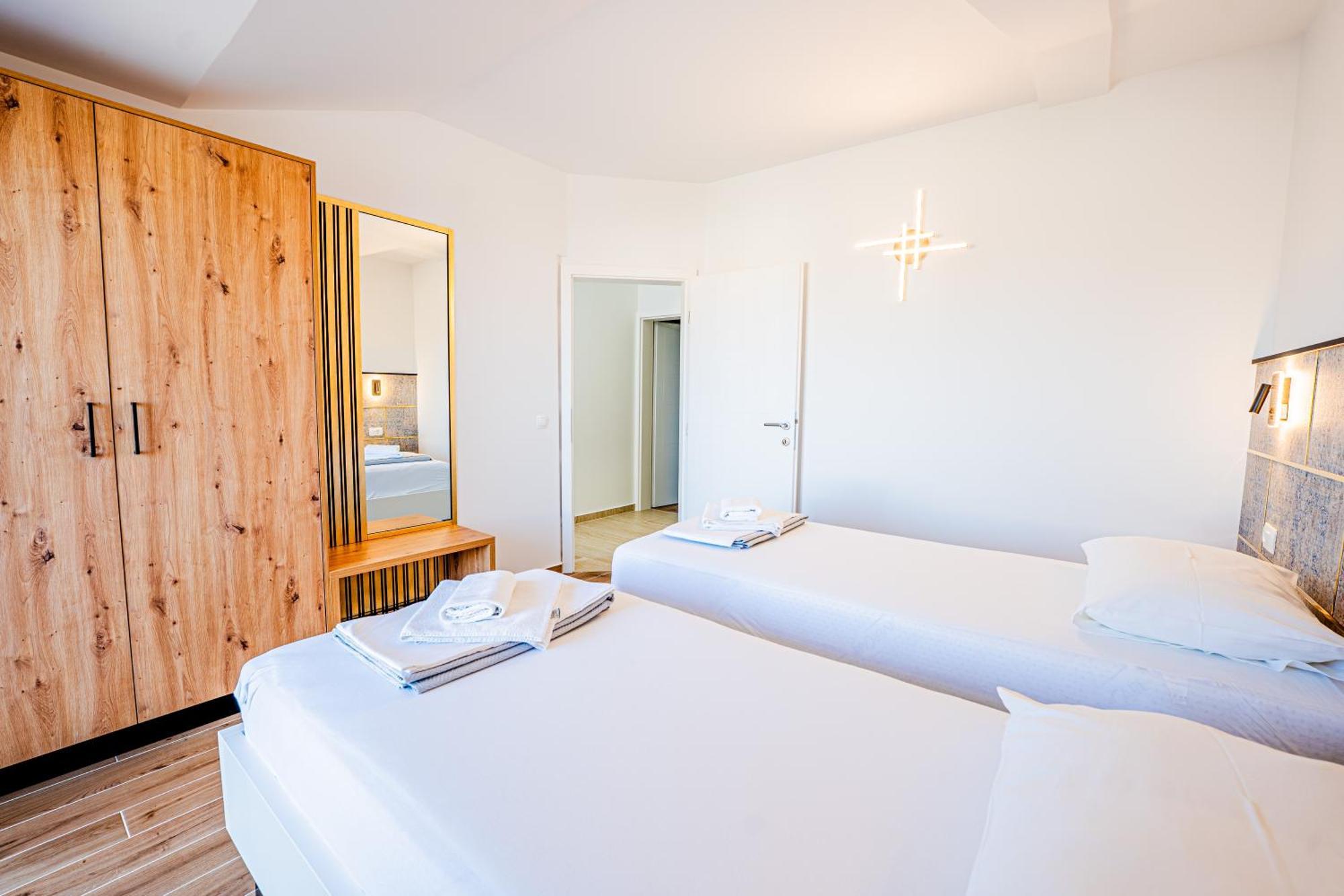 Resort Trcol Novalja Buitenkant foto