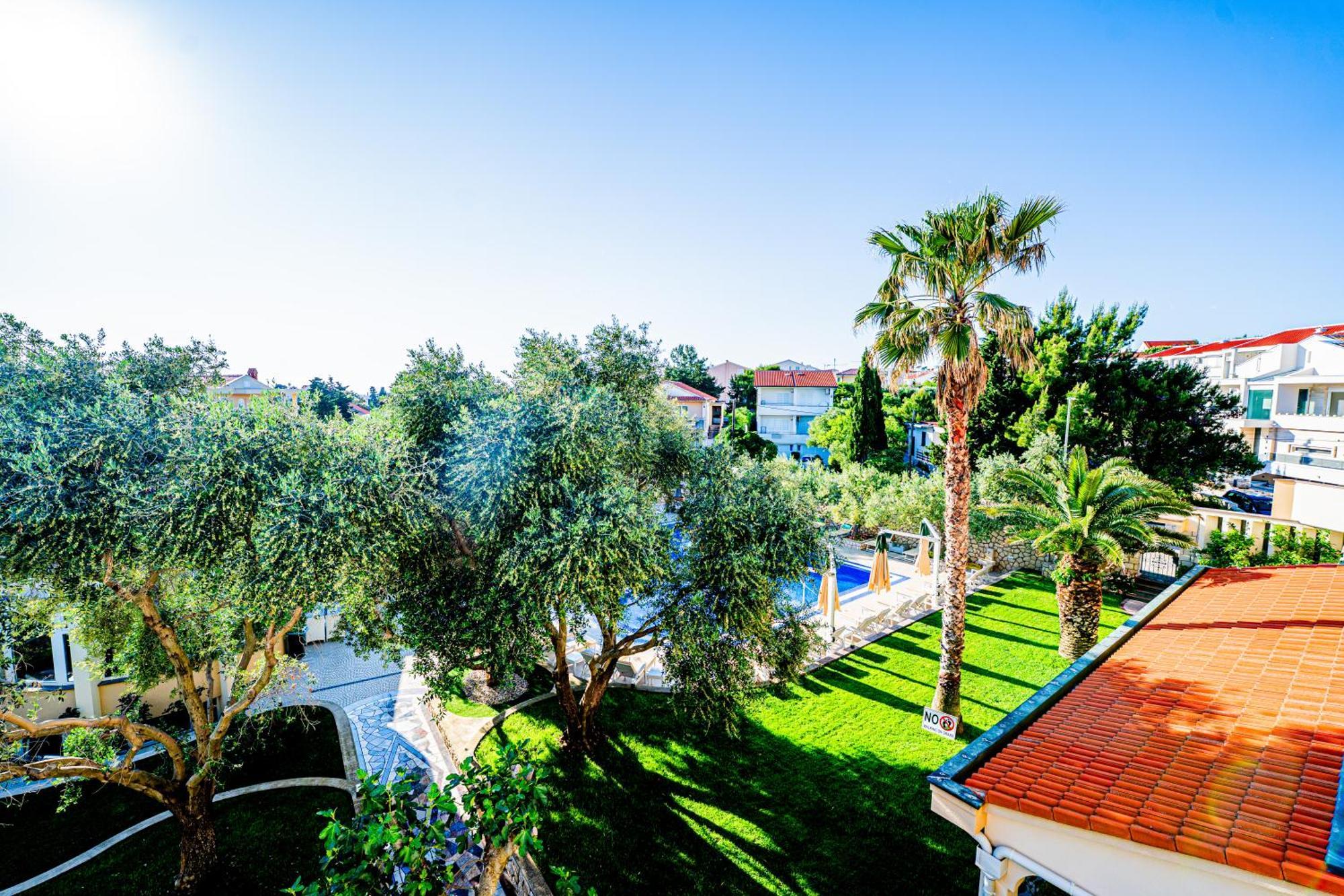 Resort Trcol Novalja Buitenkant foto